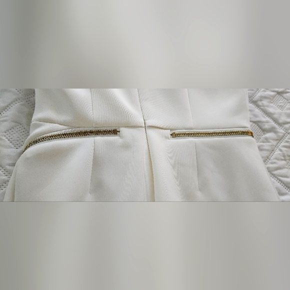 πWhite Calvin Klein Sleeveless Knee Length Dress with Gold Zipper Accentsπ - Picture 7 of 10